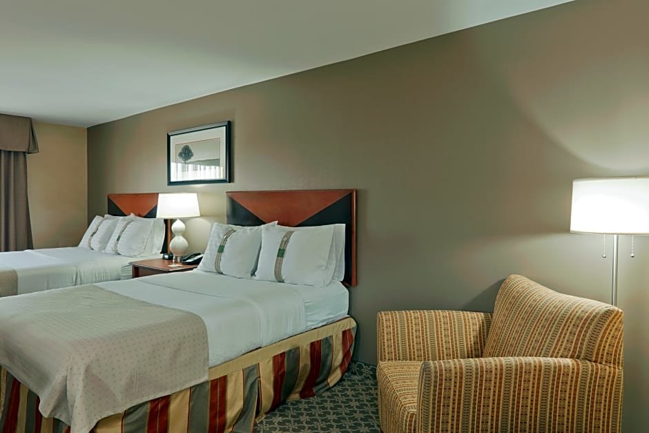 Четырёхместный люкс Executive Holiday Inn Carbondale - Conference Center, an IHG Hotel