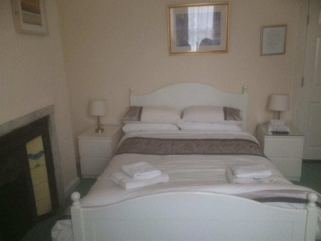 Standard Double room The Avenue Bed and Breakfast
