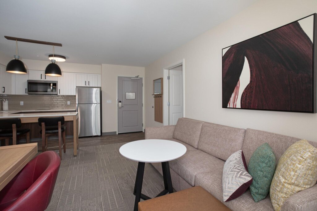 Четырёхместный люкс с 2 комнатами Staybridge Suites - Carson City - Tahoe Area, an IHG Hotel