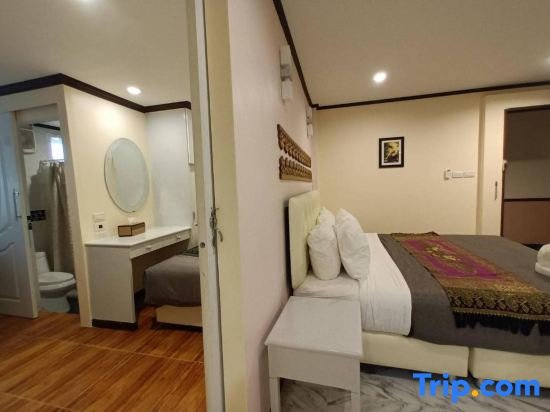 Deluxe Triple room Cana Boutique Hotel SHA Certified