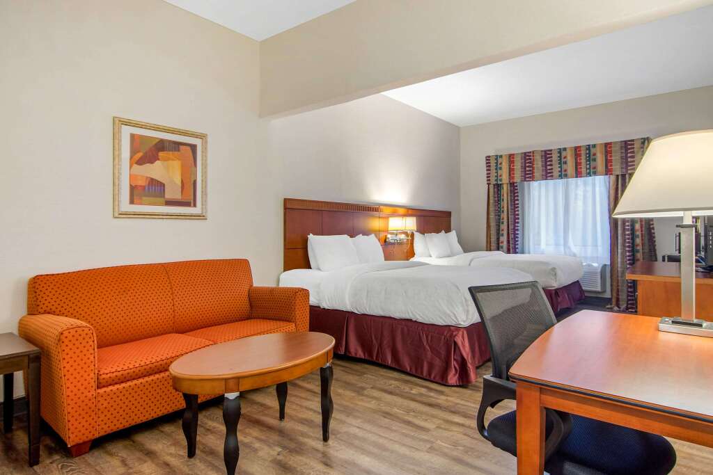 Четырёхместный люкс Clarion Suites Duluth I-85