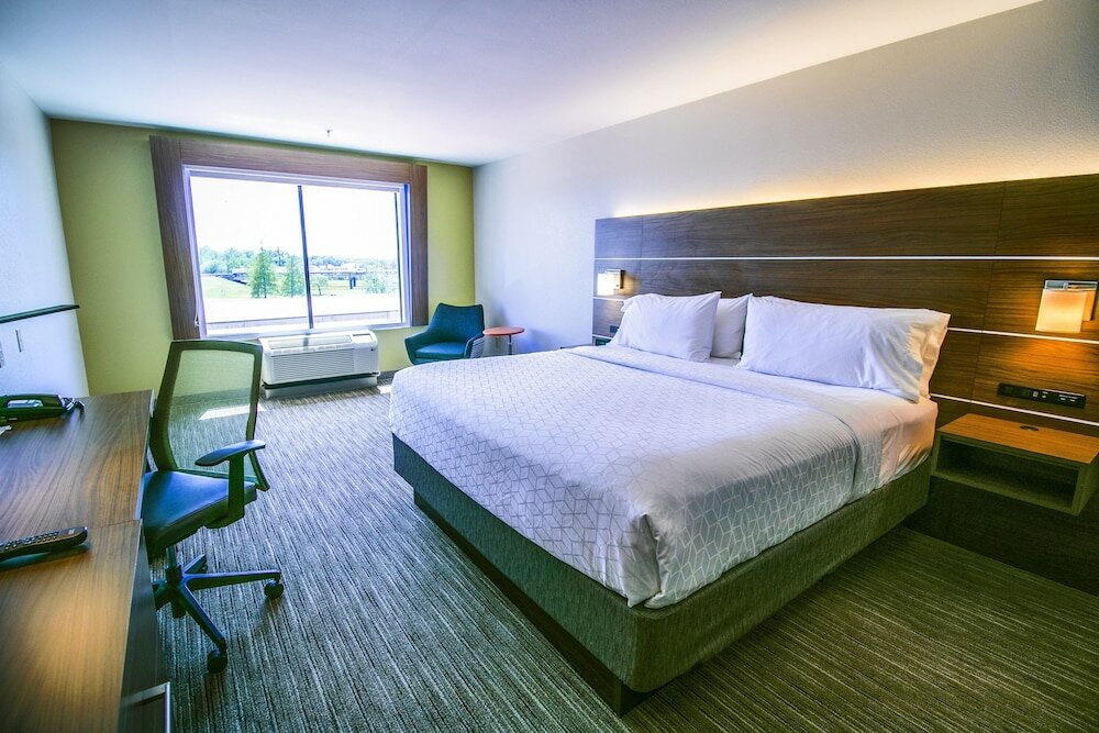 Standard room Holiday Inn Express Hotel & Suites, a Baton Rouge-Port Allen, an IHG Hotel
