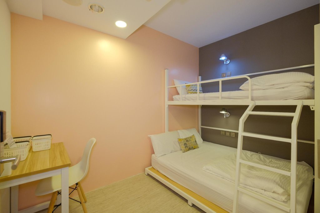 Cama en dormitorio compartido (dormitorio compartido femenino) Flyinn Hostel