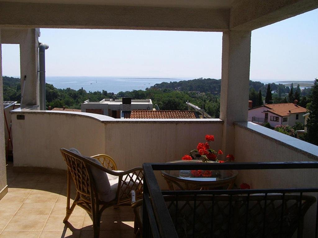Apartment Stunning View 1-bed Apartment in Premantura