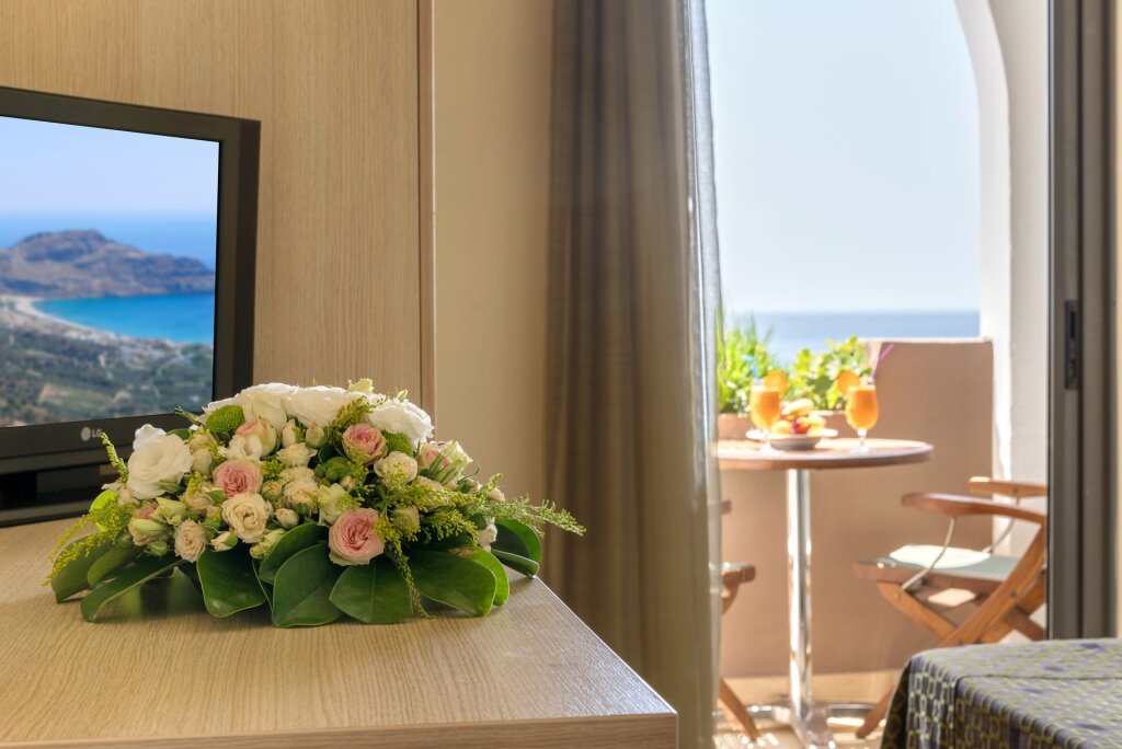 Трёхместный номер Standard с частичным видом на море Alianthos Beach Hotel