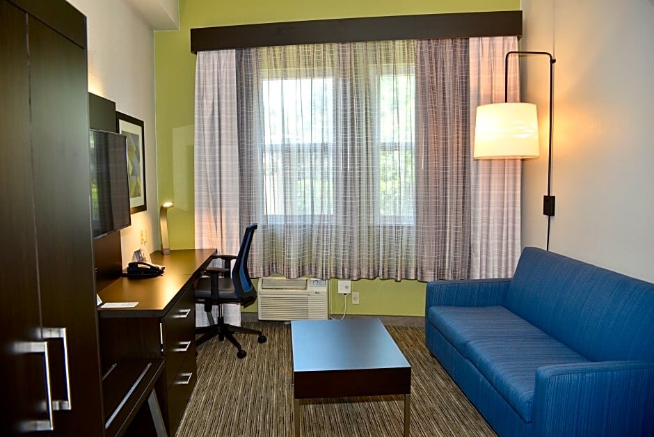 Double suite Holiday Inn Express Windsor Sonoma Wine Country, an IHG Hotel