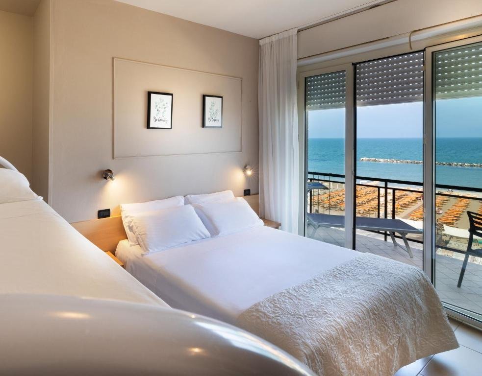 Двухместный номер Comfort с видом на море Hotel Constellation