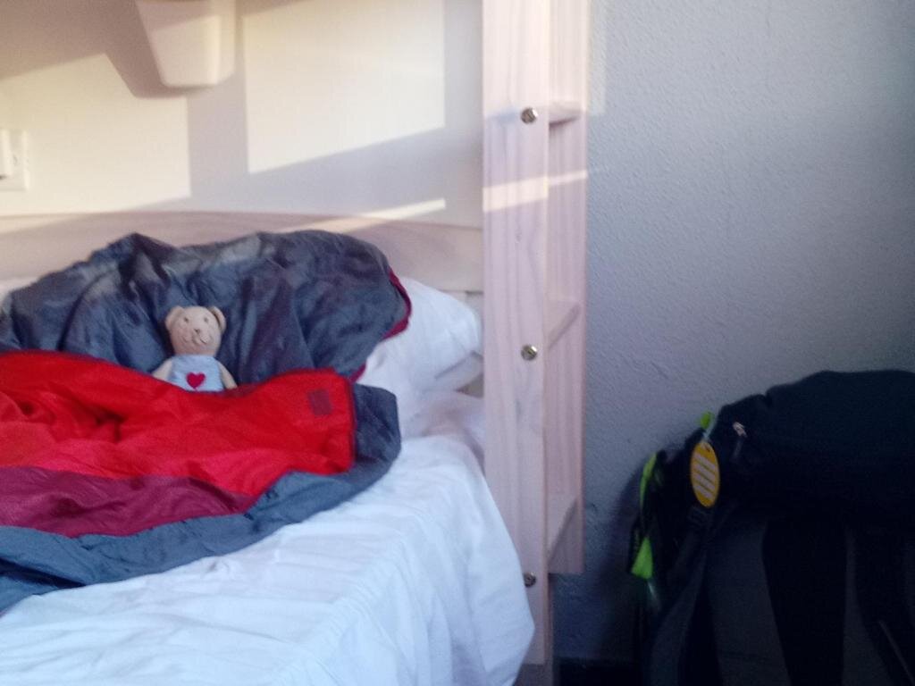 Кровать в общем номере Santander Central Hostel