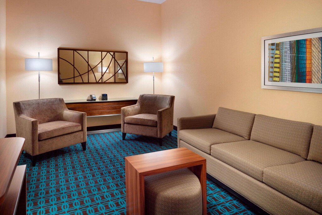 Двухместный люкс с видом на горы Fairfield Inn & Suites by Marriott Hendersonville Flat Rock