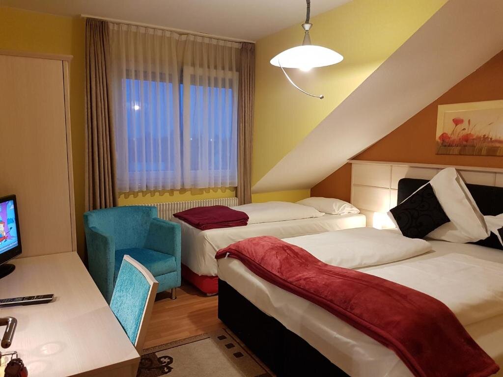Standard Triple room Legend Hotel