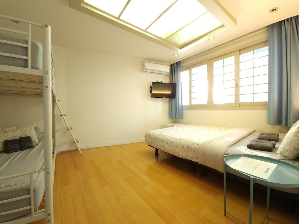 Standard quadruple chambre OYO Rooftop Hostel