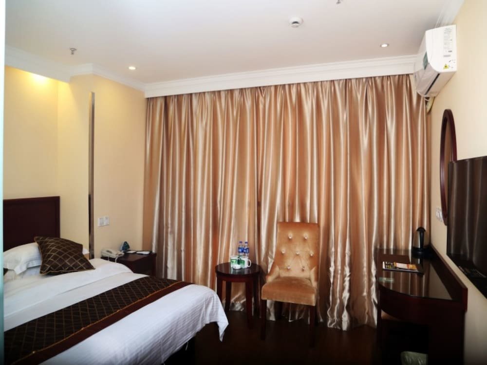Standard famille chambre GreenTree Inn Shanghai Pudong Airport Heqing Town Middle Huanqing Road Express Hotel