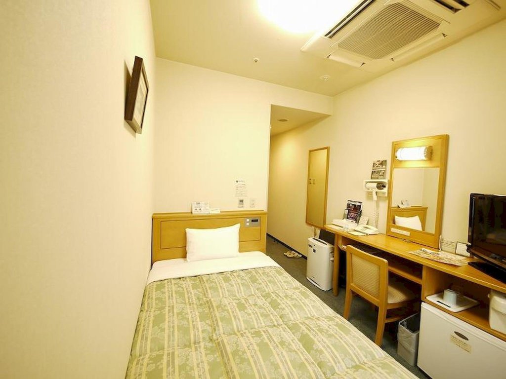 Standard Einzel Zimmer Hotel Route-Inn Osaka Honmachi