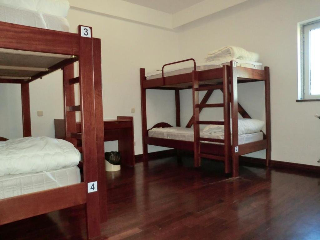 Кровать в общем номере (мужской номер) HI Vila Nova de Foz Coa - Pousada de Juventude
