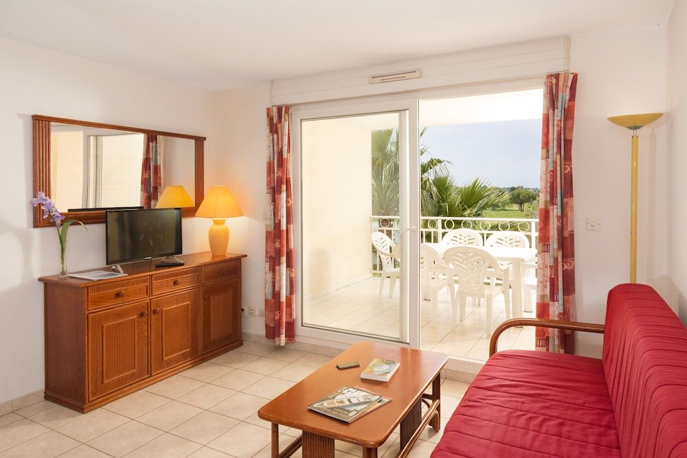 Апартаменты с 2 комнатами Vacancéole - Résidence Le Palmyra Golf