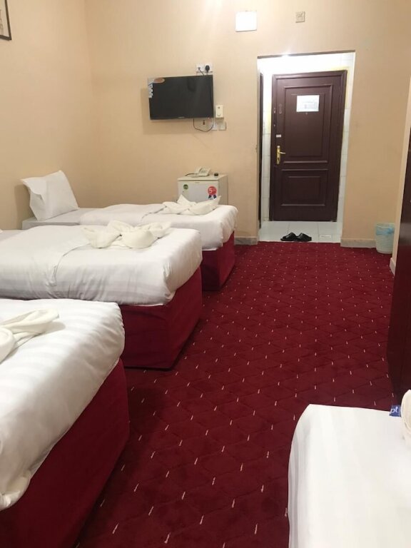 Comfort Quadruple room Durrat Albayan hotel