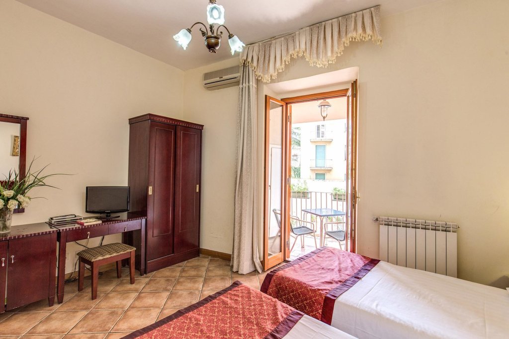 Standard Doppel Zimmer ESQUILINO HARMONY GUESTHOUSE - close to COLOSSEUM