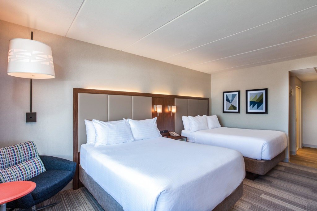 Standard quadruple chambre Holiday Inn Express Hauppauge, an IHG Hotel