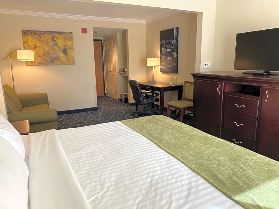 Двухместный люкс c 1 комнатой Comfort Inn & Suites New Orleans Airport North