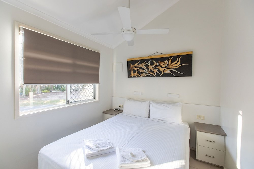 2 Bedrooms Standard Villa Kirra Beach Tourist Park