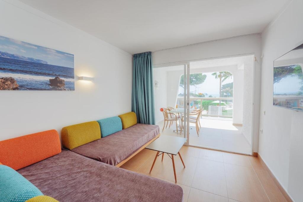 2 Bedrooms Apartment with sea view Aparthotel Ses Fotges