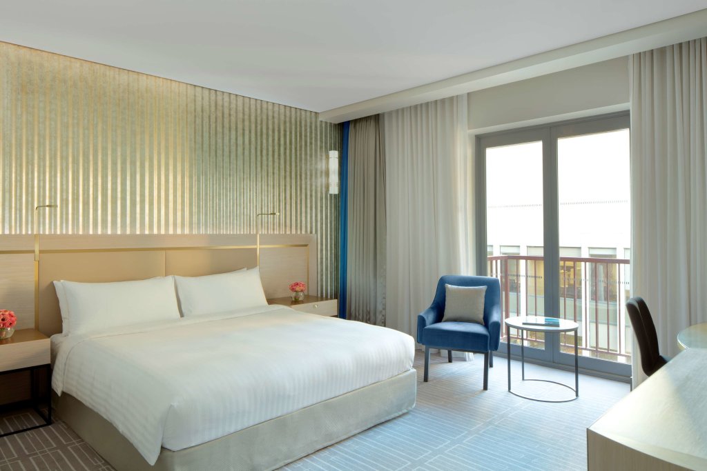 Deluxe room with balcony Radisson Blu Plaza Hotel Sydney