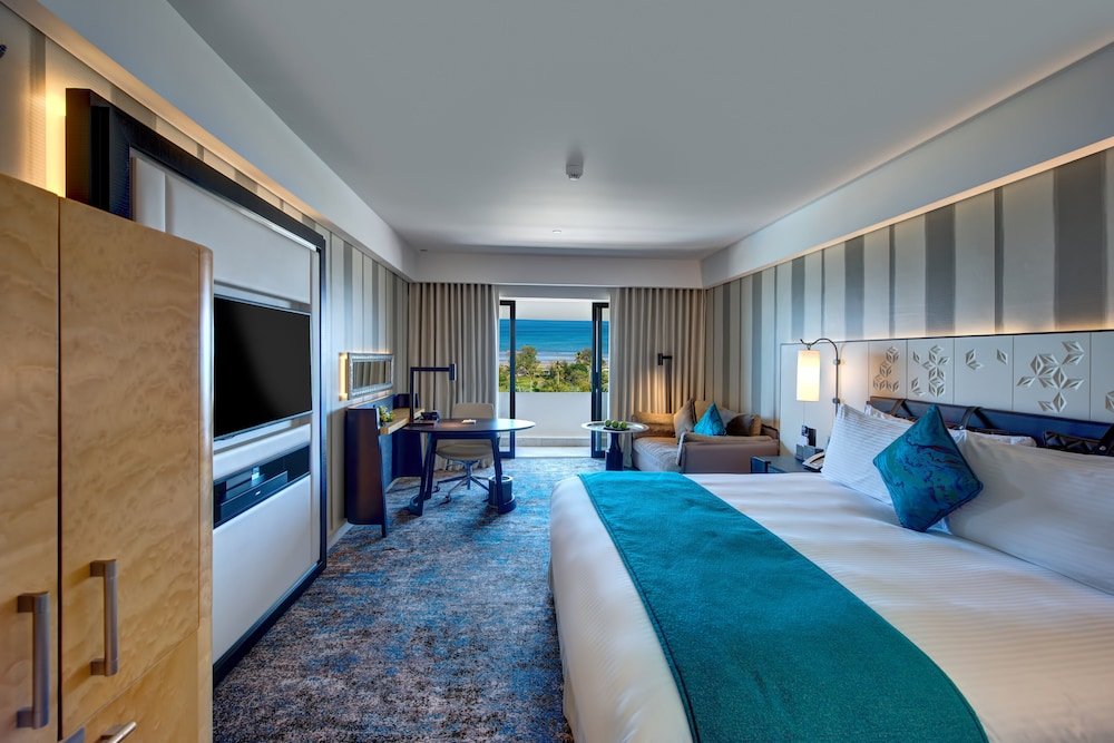 Standard Double Club room with balcony and with sea view InterContinental Muscat, an IHG Hotel