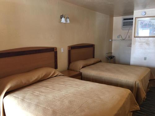 Sky Ranch Inn 西萨克拉门托
