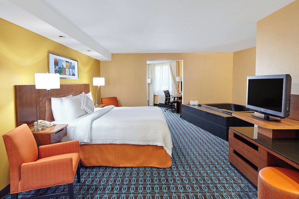 Люкс Fairfield Inn and Suites Chicago Lombard