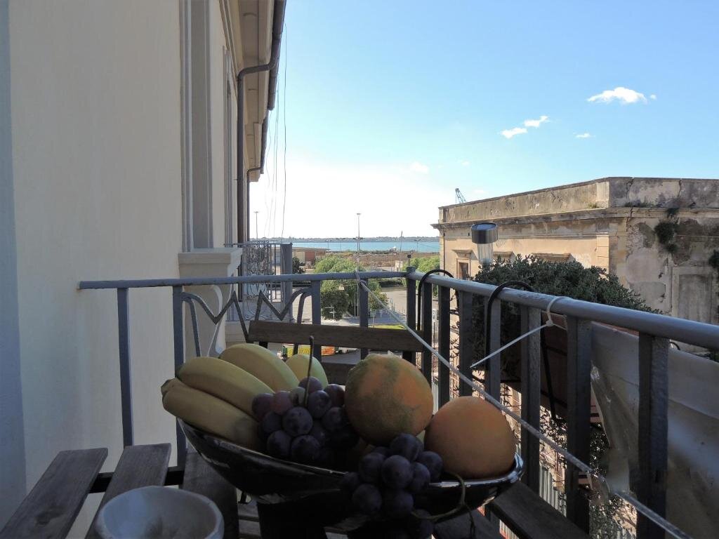 Standard Double room with balcony and with sea view B&B Nike - Rooms Only