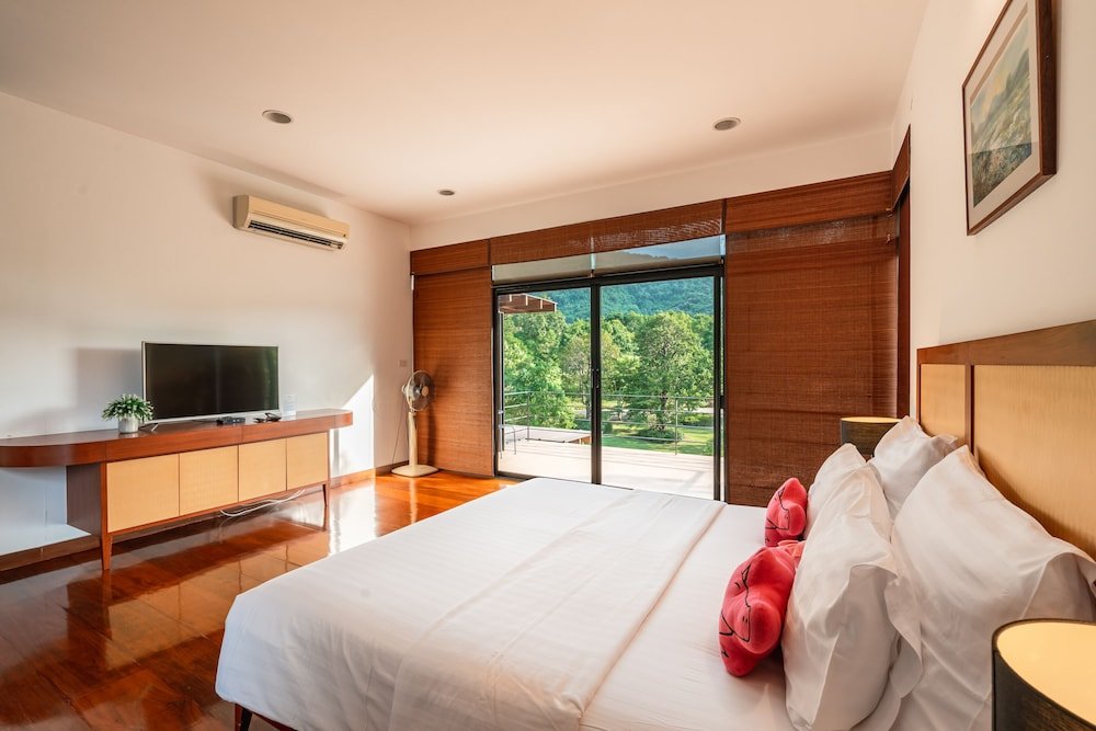 Standard Double Duplex room with mountain view The Pig House Khao Yai