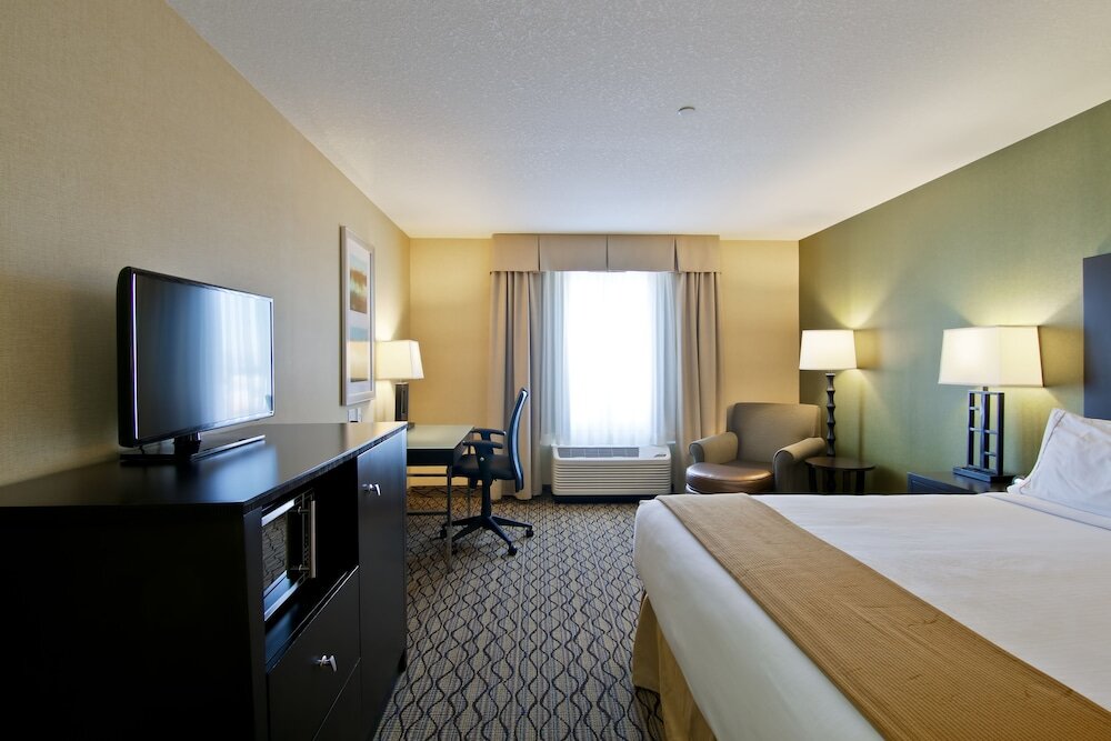 Standard Double Basement room Holiday Inn Express Hotel & Suites Fort Saskatchewan, an IHG Hotel