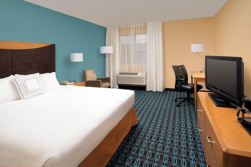 Люкс c 1 комнатой Fairfield Inn & Suites by Marriott Albuquerque Airport