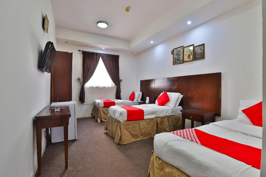 Standard Triple room OYO 375 Deyar Alrawada Hotel
