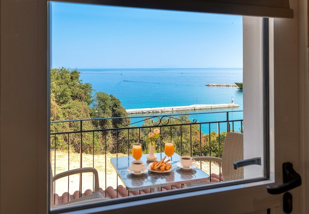 Номер Deluxe с балконом и с видом на море Faro Del Porto