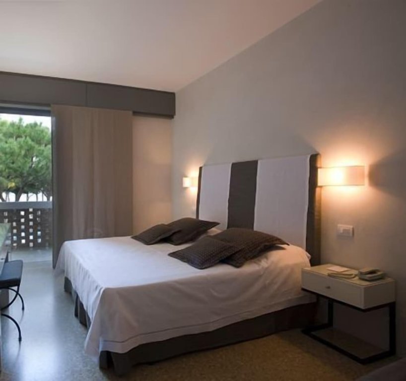 Двухместный номер Superior с балконом и с видом на море Hotel Mediterraneo Suite&Residence