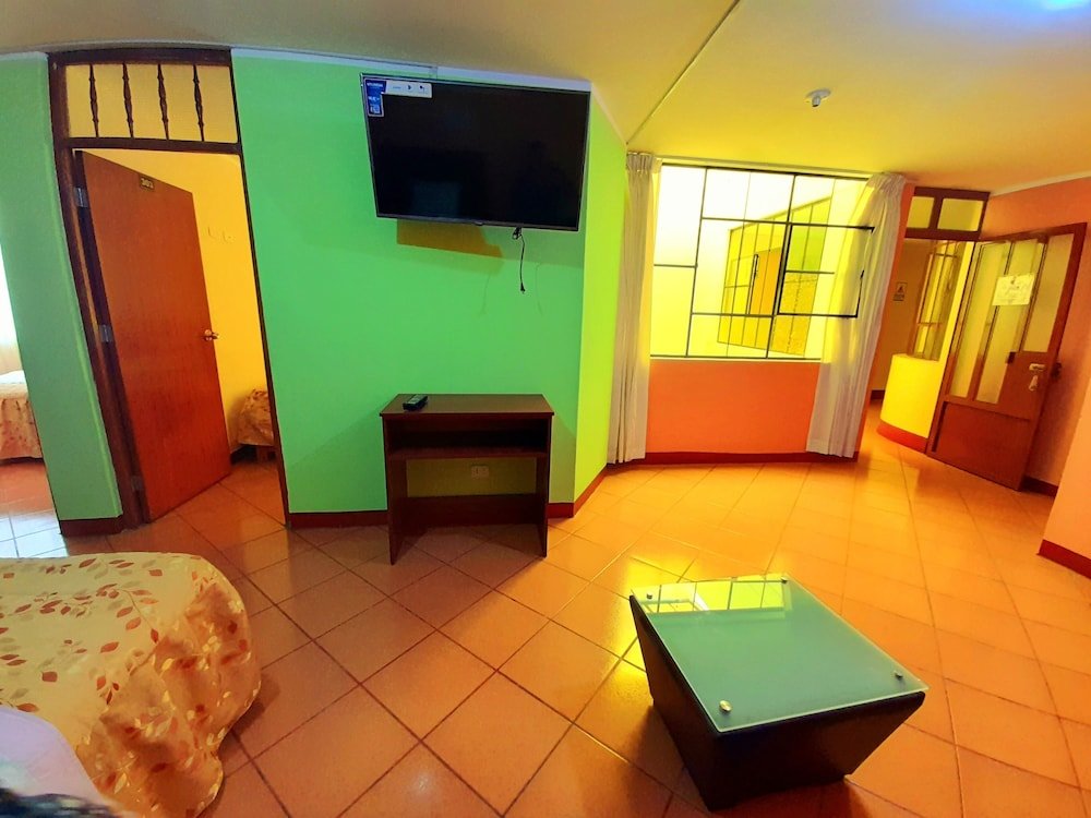 Семейные апартаменты с 3 комнатами Hospedaje Las Lilas