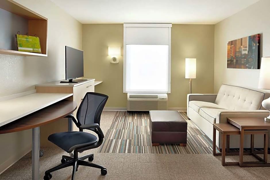 Двухместный люкс c 1 комнатой Home2 Suites by Hilton Milwaukee Brookfield
