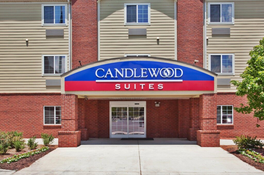 Четырёхместный люкс c 1 комнатой Candlewood Suites-Augusta, an IHG Hotel