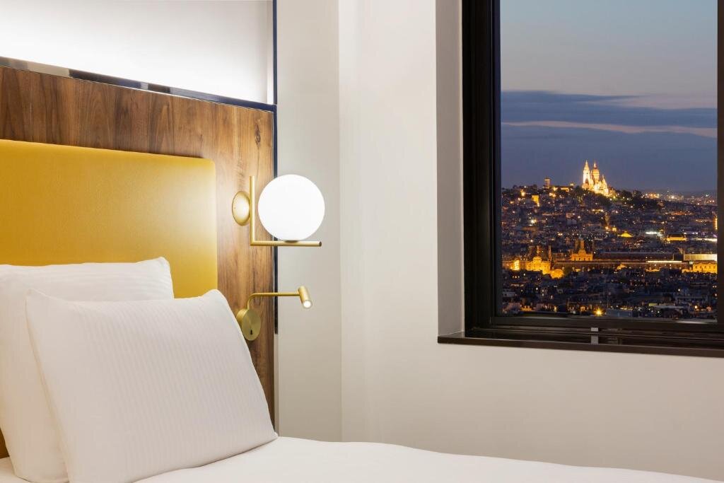 Двухместный номер Deluxe Premium с красивым видом из окна Pullman Paris Montparnasse Hotel