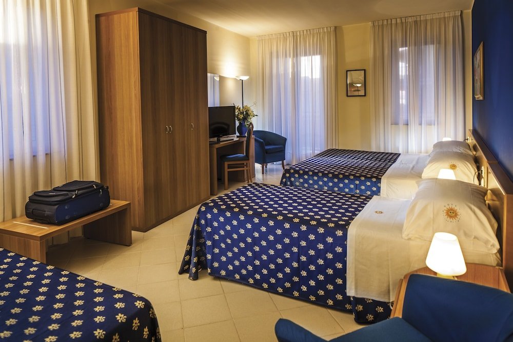 Четырёхместный номер Standard с балконом Riviera Del Sole Hotel Resort Spa