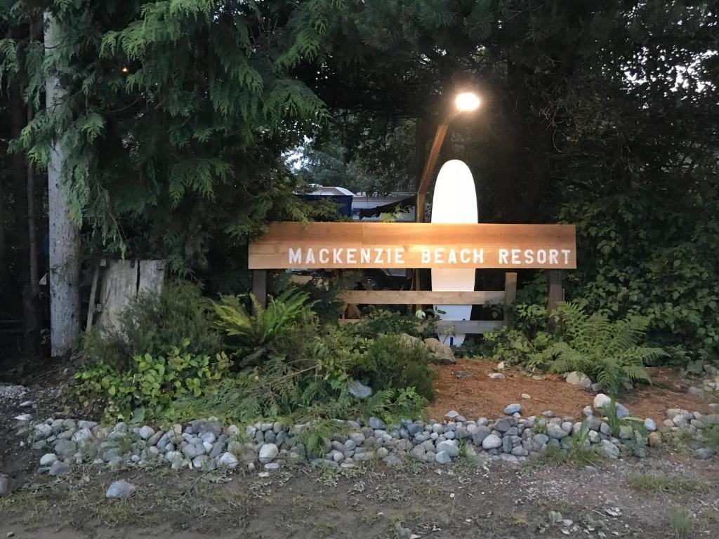 Студия Mackenzie Beach Resort