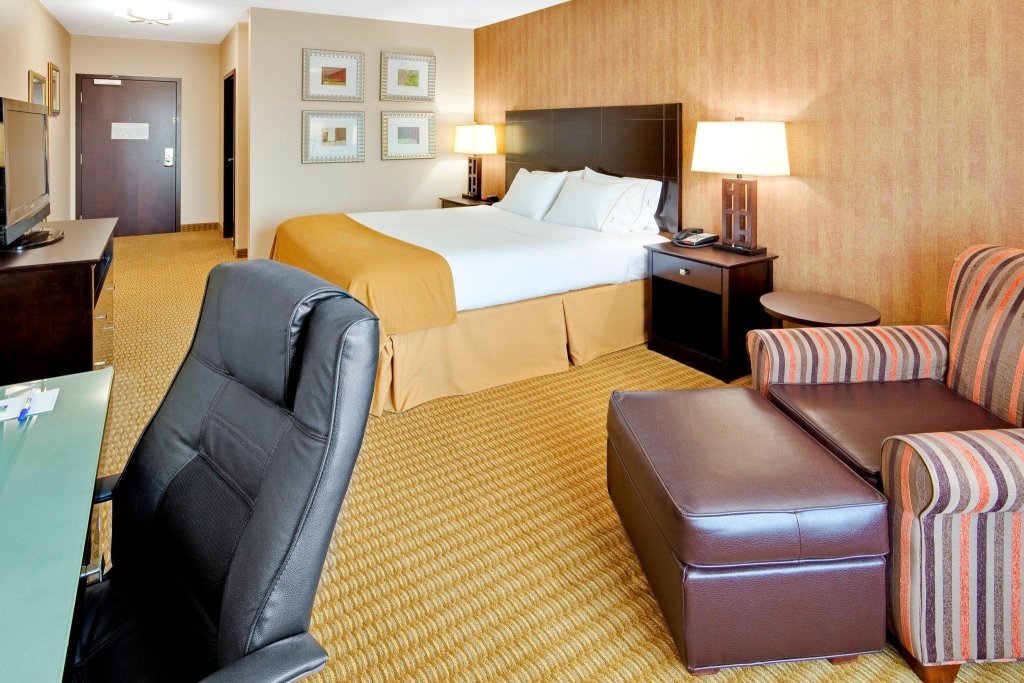 Номер Standard Holiday Inn Express Hotel & Suites Lebanon, an IHG Hotel