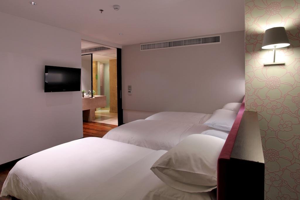 Luxe Dreier Suite LiT BANGKOK Hotel - SHA Extra Plus
