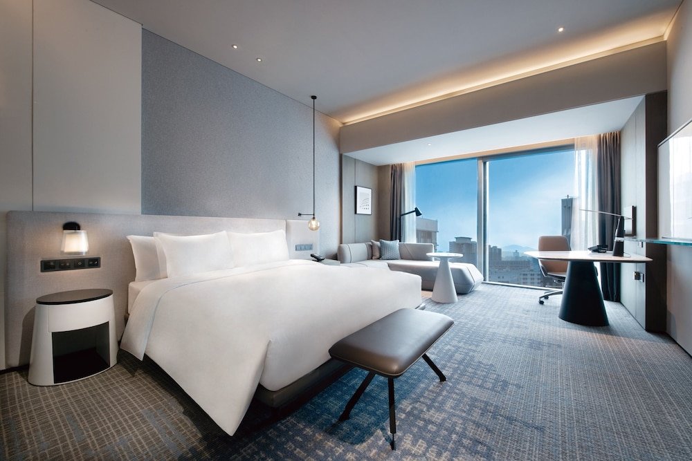 Double suite Crowne Plaza Shenzhen World Exhibition and Convention Center, an IHG Hotel