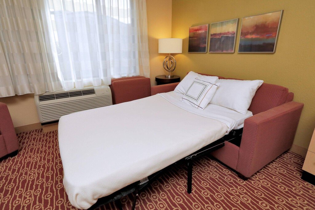 1 Bedroom Double Suite TownePlace Suites by Marriott York