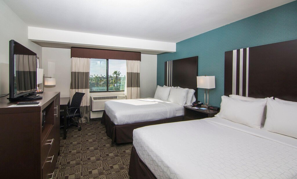 Standard Double room Holiday Inn Express Hotel & Suites Carlsbad Beach, an IHG Hotel