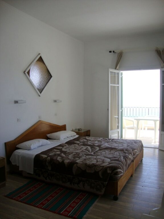 Habitación triple Estándar con vista al mar El Greco hotel