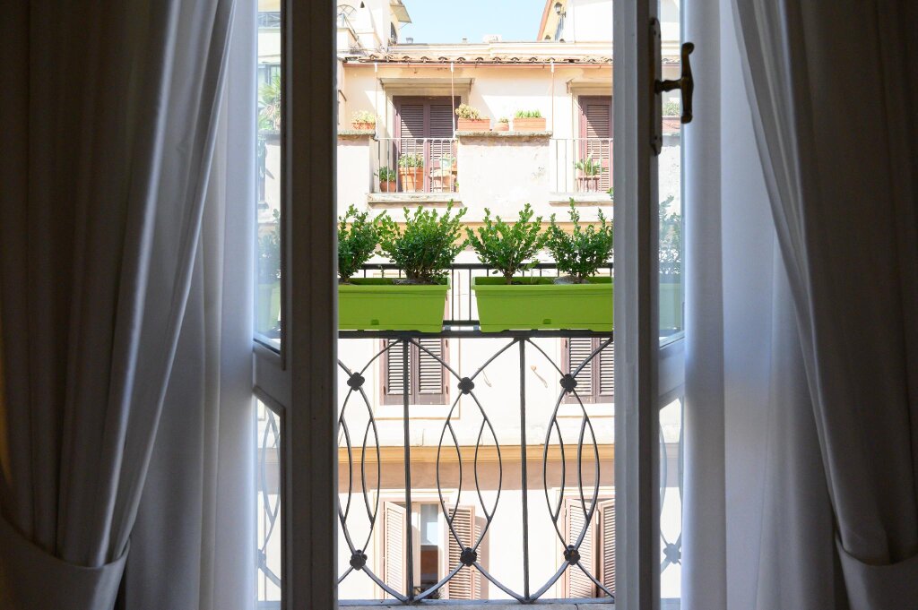 Одноместный номер Superior с балконом и с видом на город Domus Spagna Frattina