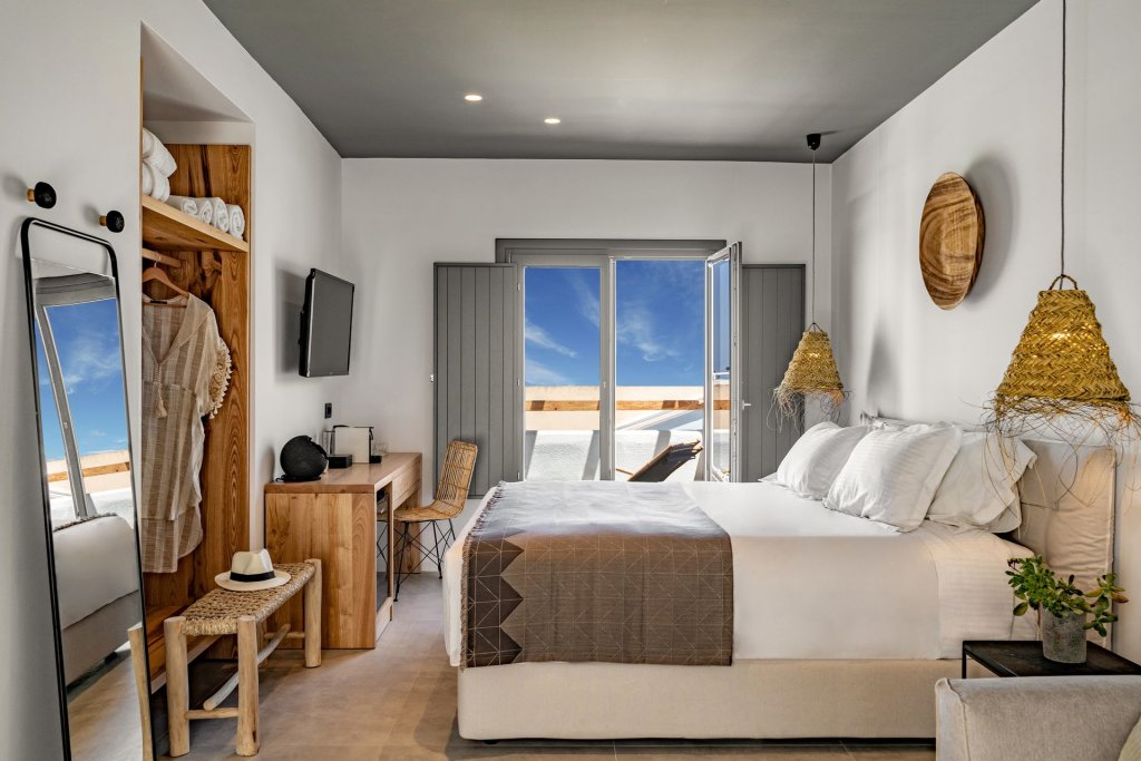 Comfort Suite with balcony Lemon Suites Santorini